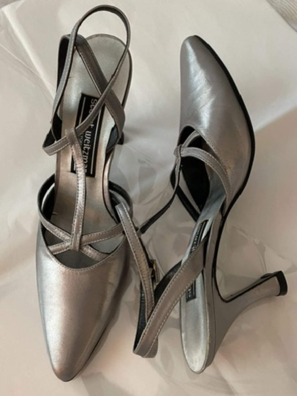 STUART WEITZMAN Vintage T-Strap Heels in Pewter Leather Size 7.5 AAAA